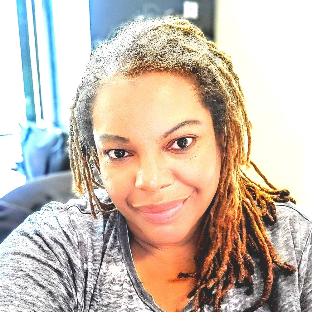 Meet your Posher, Carla
